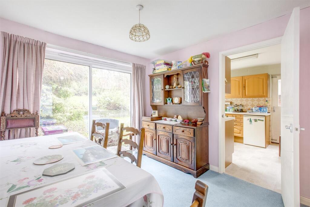 56 Grays Lane, HP13 5UG-8.jpg