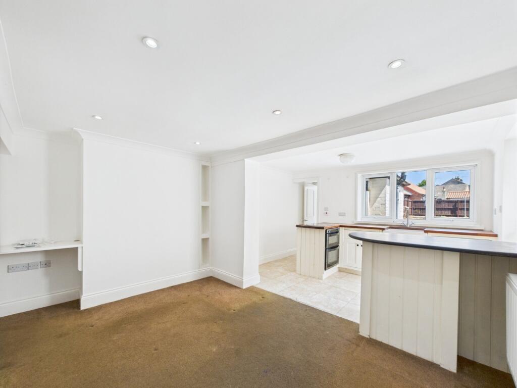 Kitchen/Dining Area