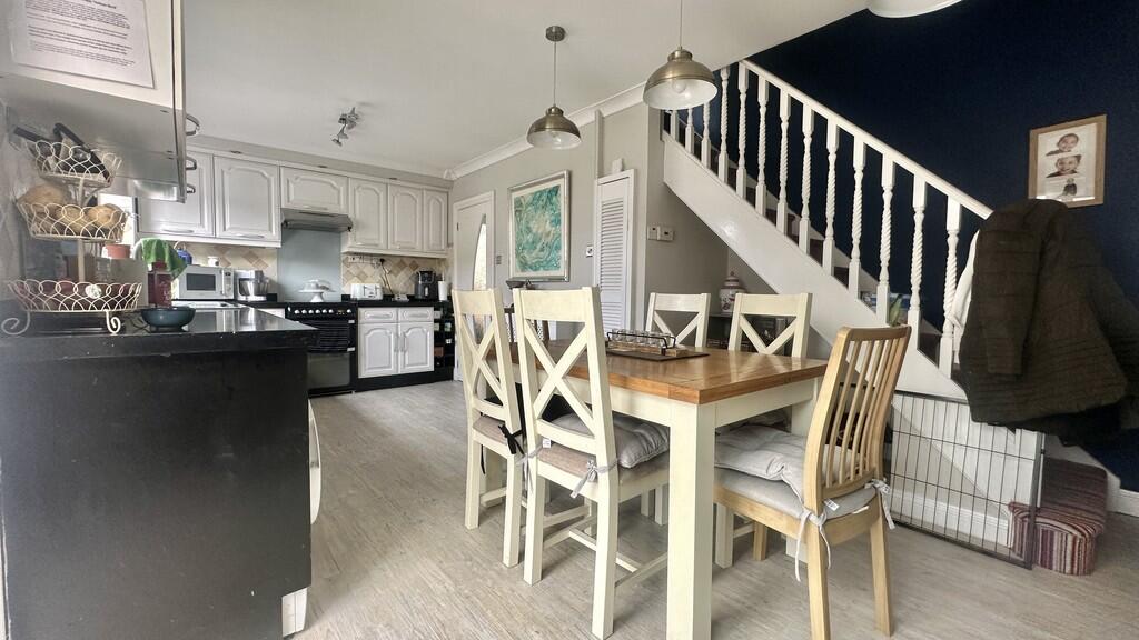 60E16BC2-BFC9-46C...