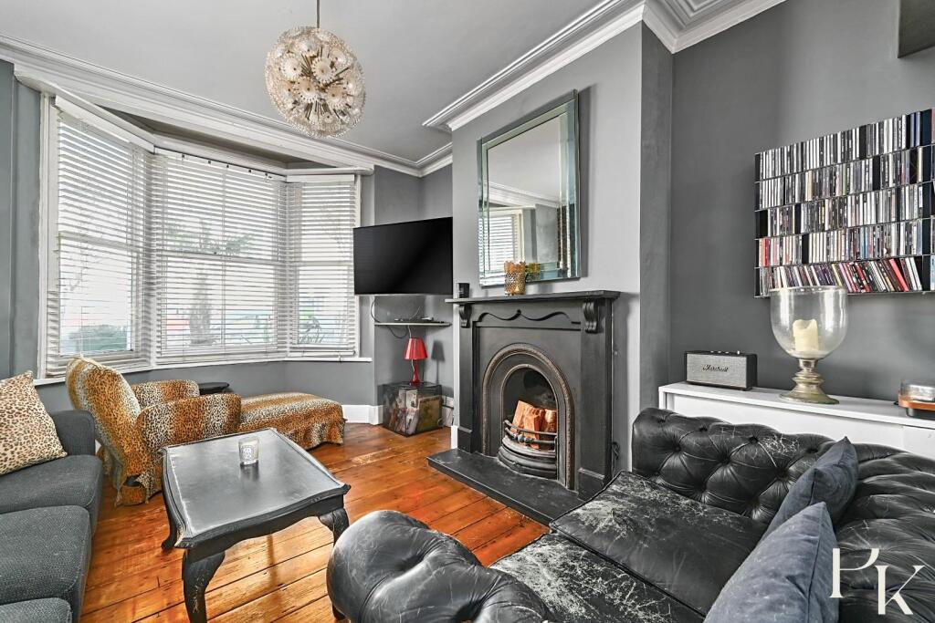 72 Montgomery St BN3 (1).jpg