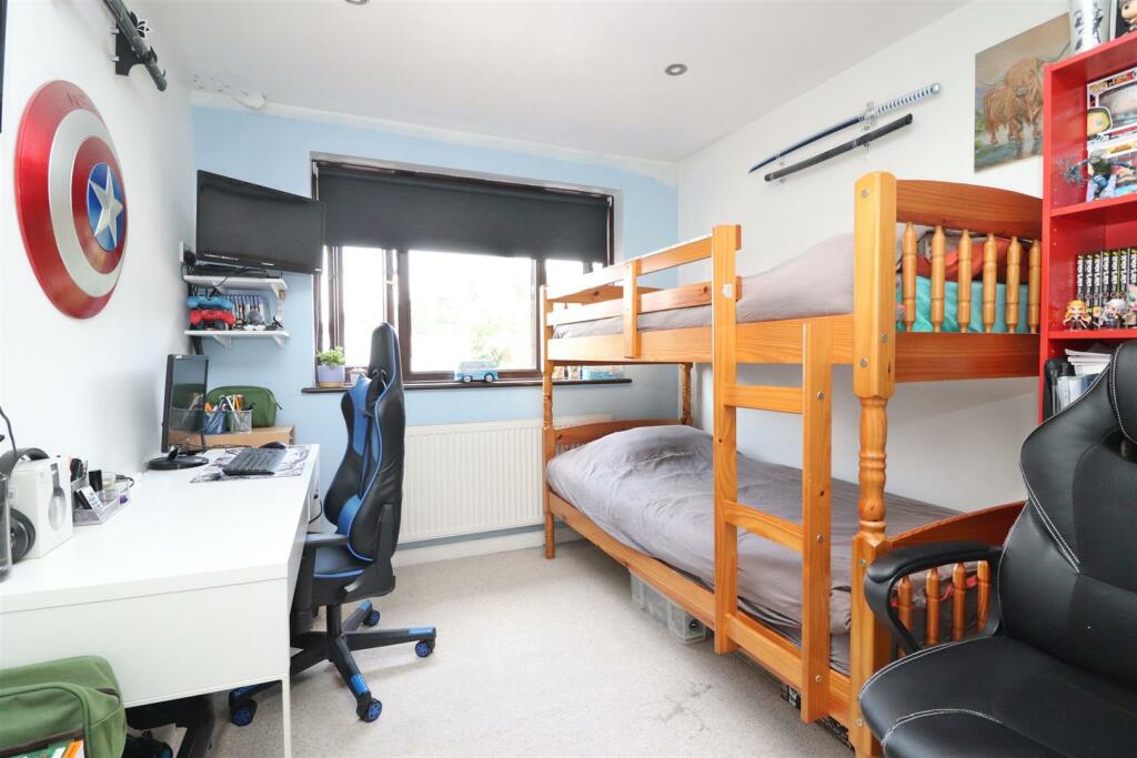 bedroom 2.JPG