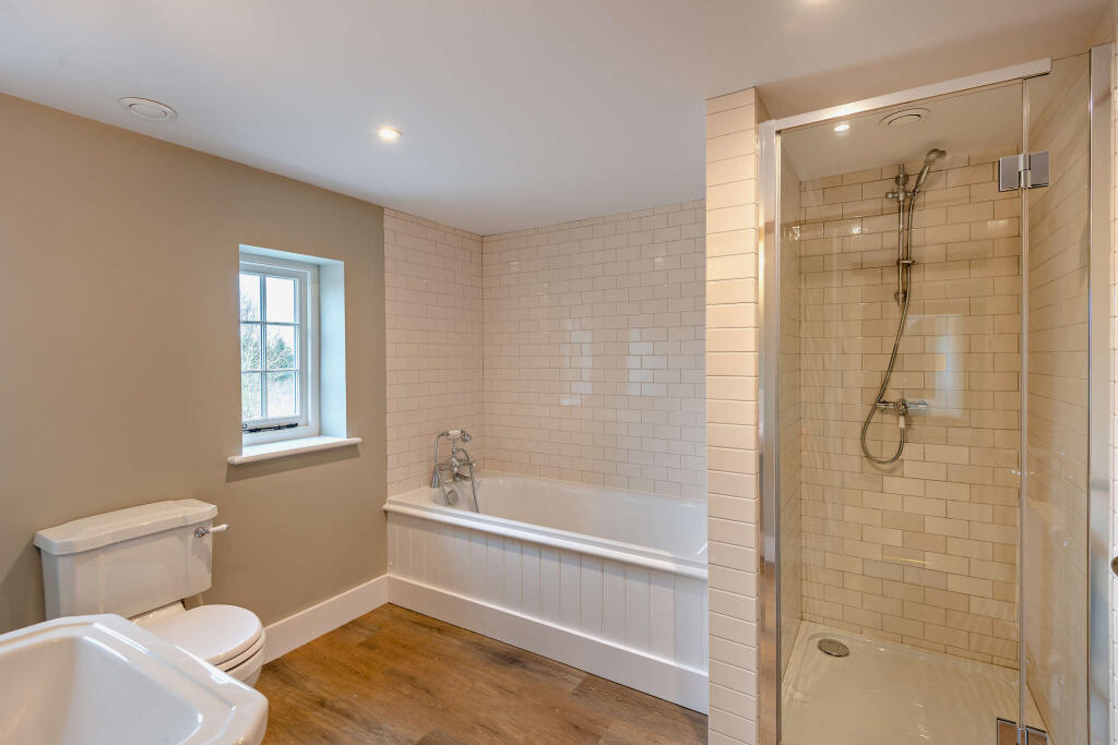 8636274interior27800