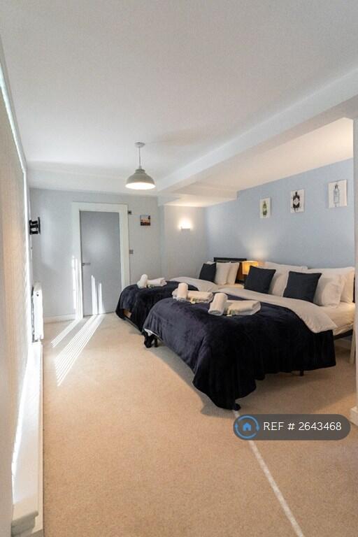 Master Room Blue Room  