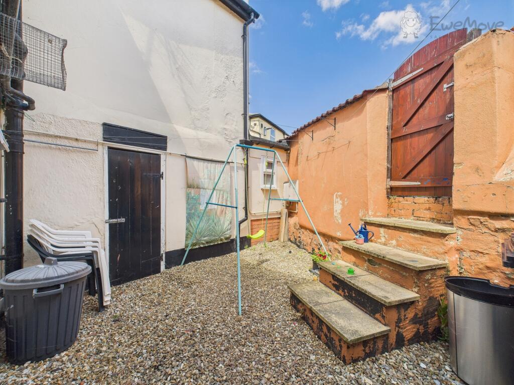 CAM03640G0-PR0050-STILL019