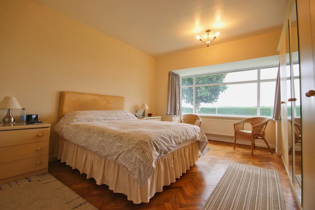 BEDROOM 1 (FRONT)