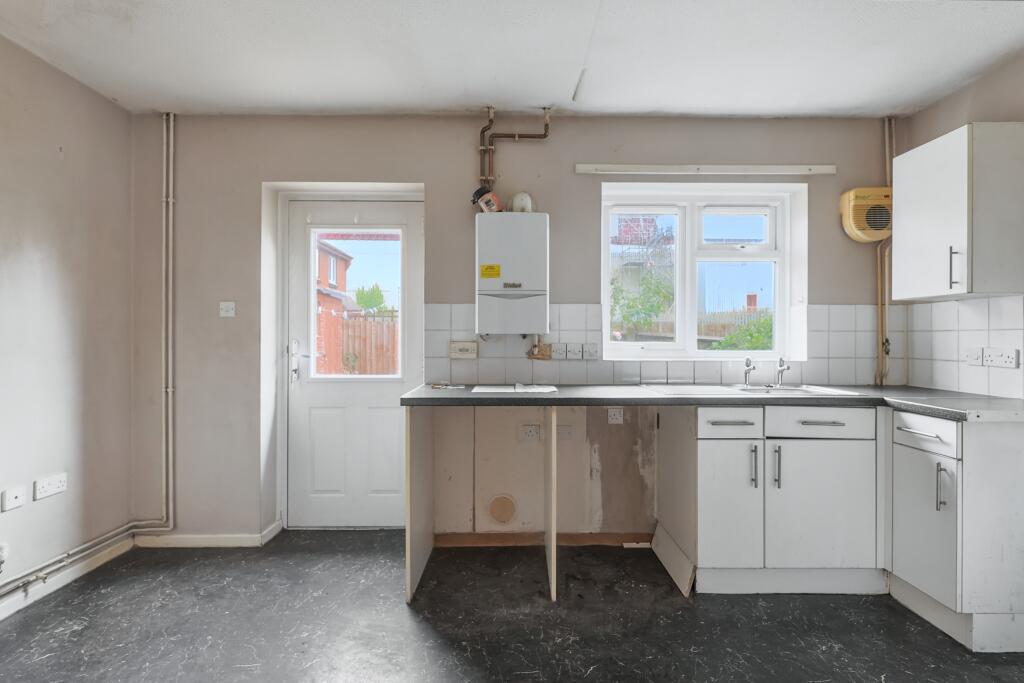 20 Deans Way, Gloucester, Gloucestershire, GL1 2QN