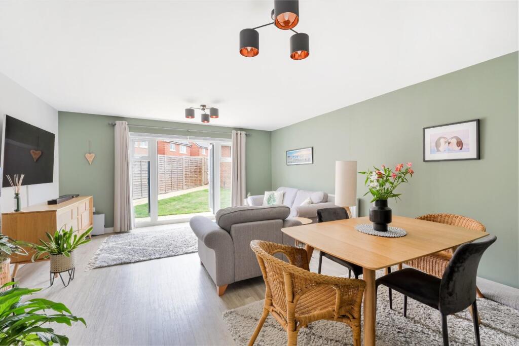 MEDORA CLOSE (13).jpg