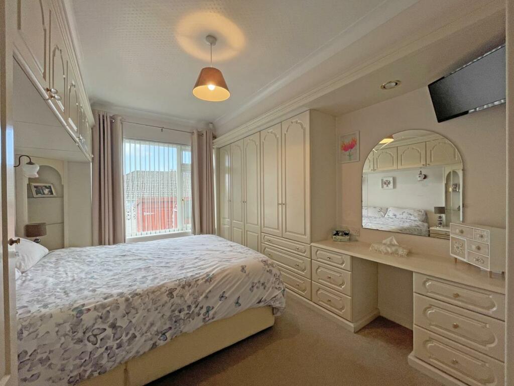 Kingswear Crescent 8 - Bed 1...jpg