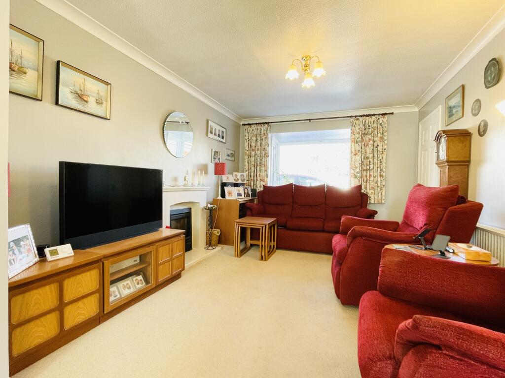 Lounge 1.jpeg