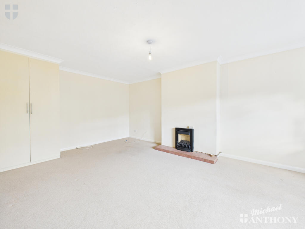 CAM03852G0-PR0480-STILL005