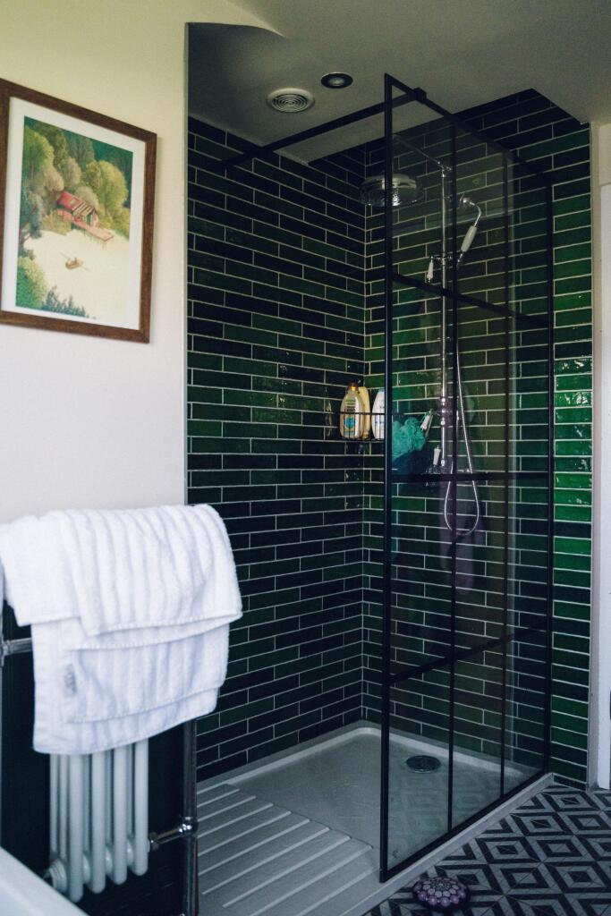 Ystafell Molchi / Bathroom