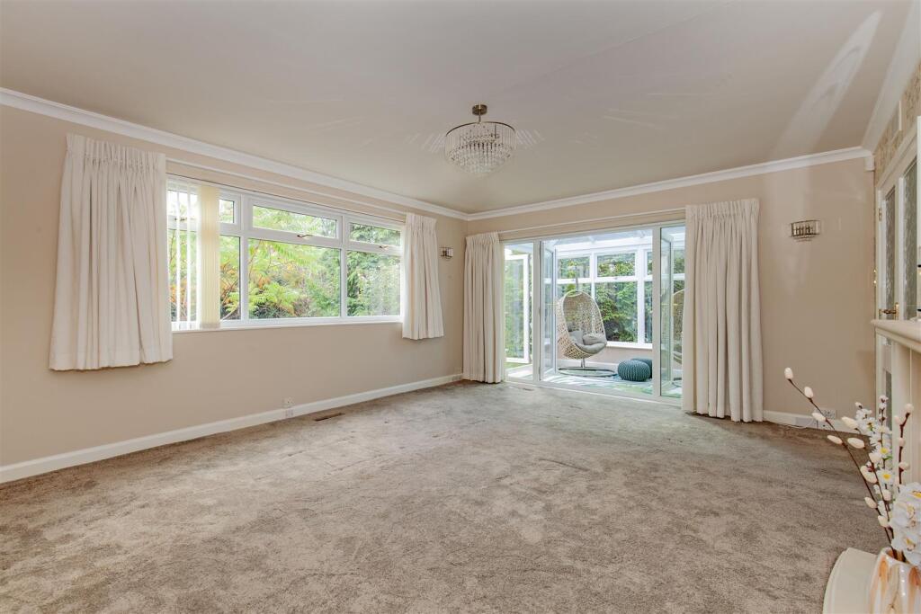 Reception Room-3.jpg