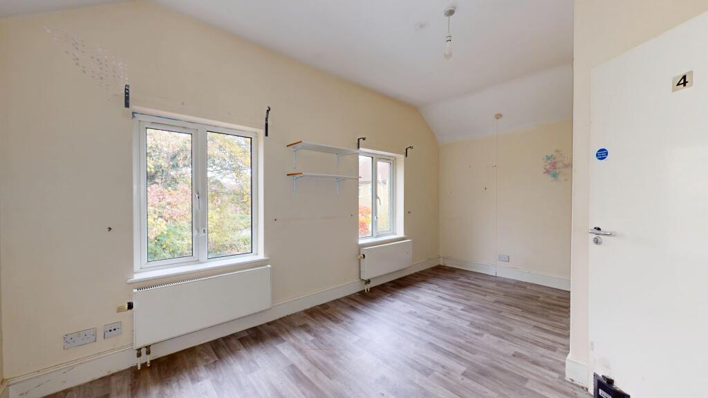 4 &amp; 6 Rosswood Gardens, Wallington SM6 8QZ