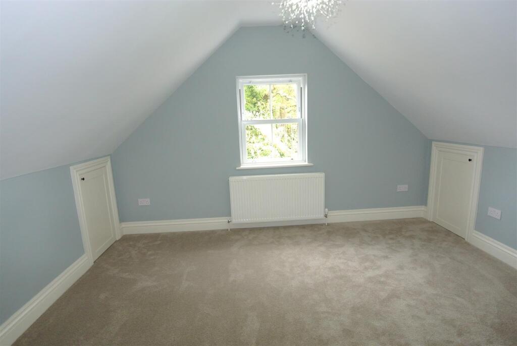 Bedroom 5.JPG