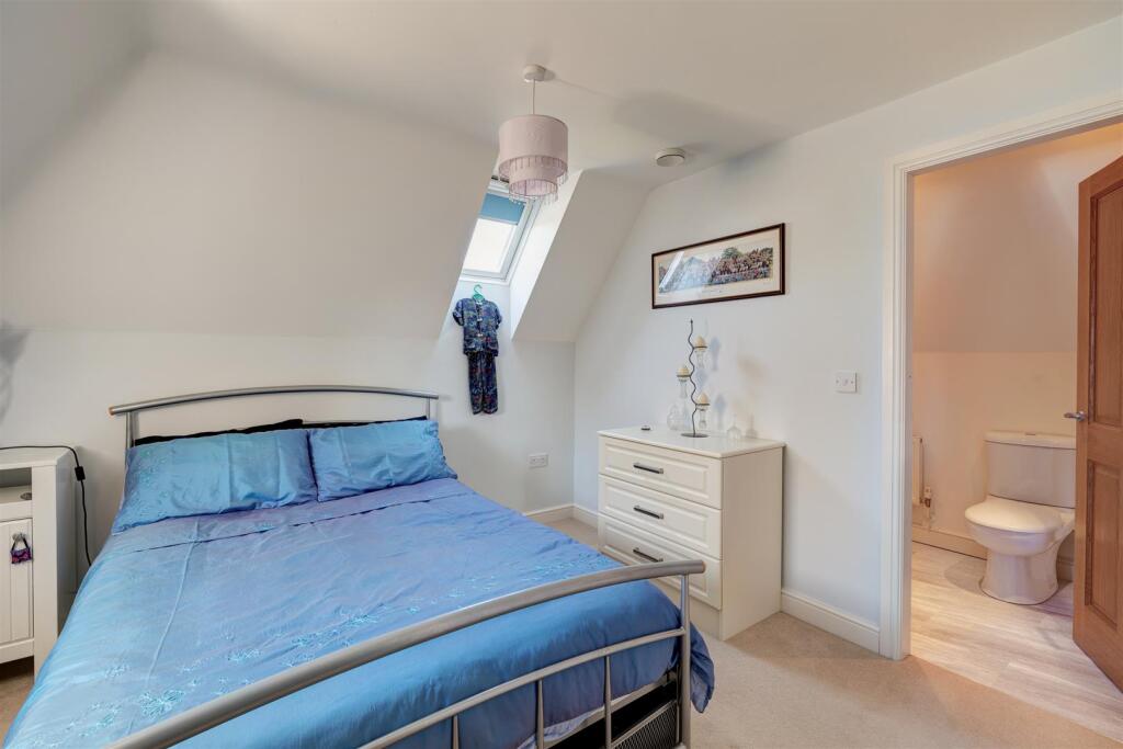 3 Creswell Drive LE67 2AG