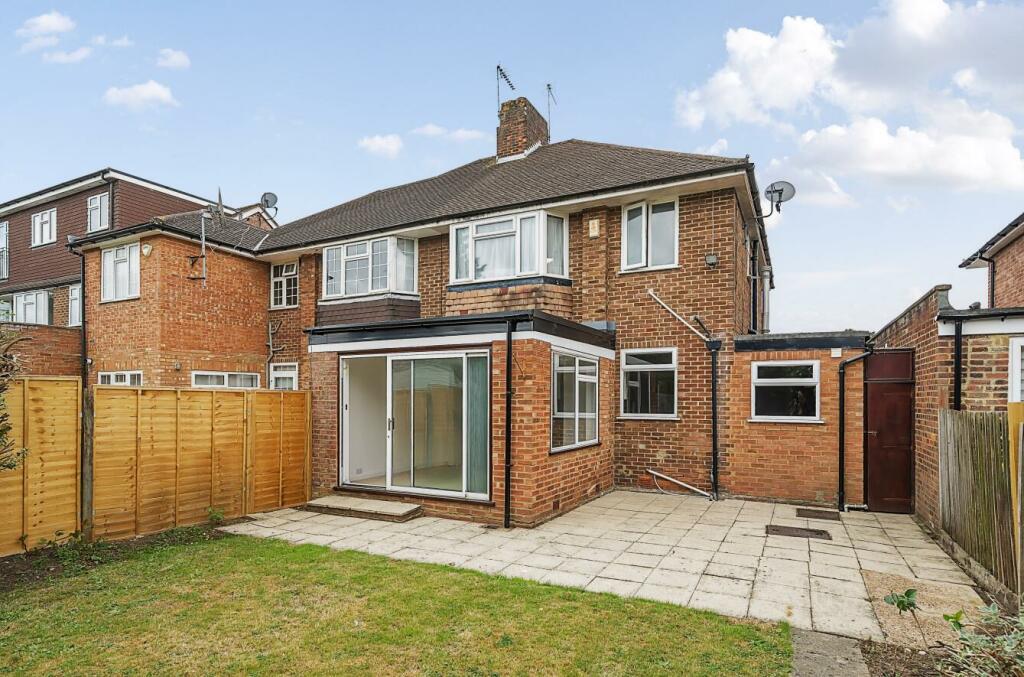 Davidson Frost-Wellings, DFW, Du Cros Drive, Stanm