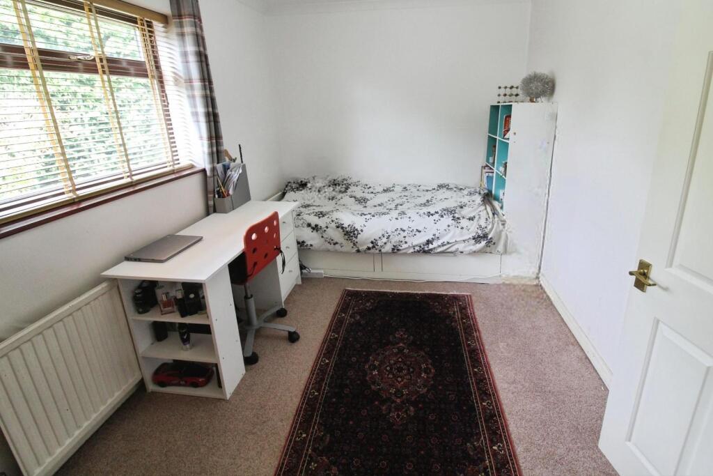 BEDROOM 2