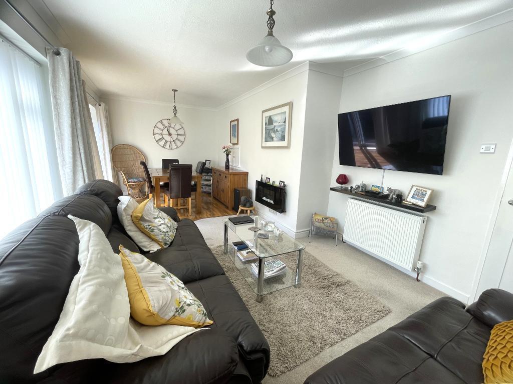 Lounge / Dining Room