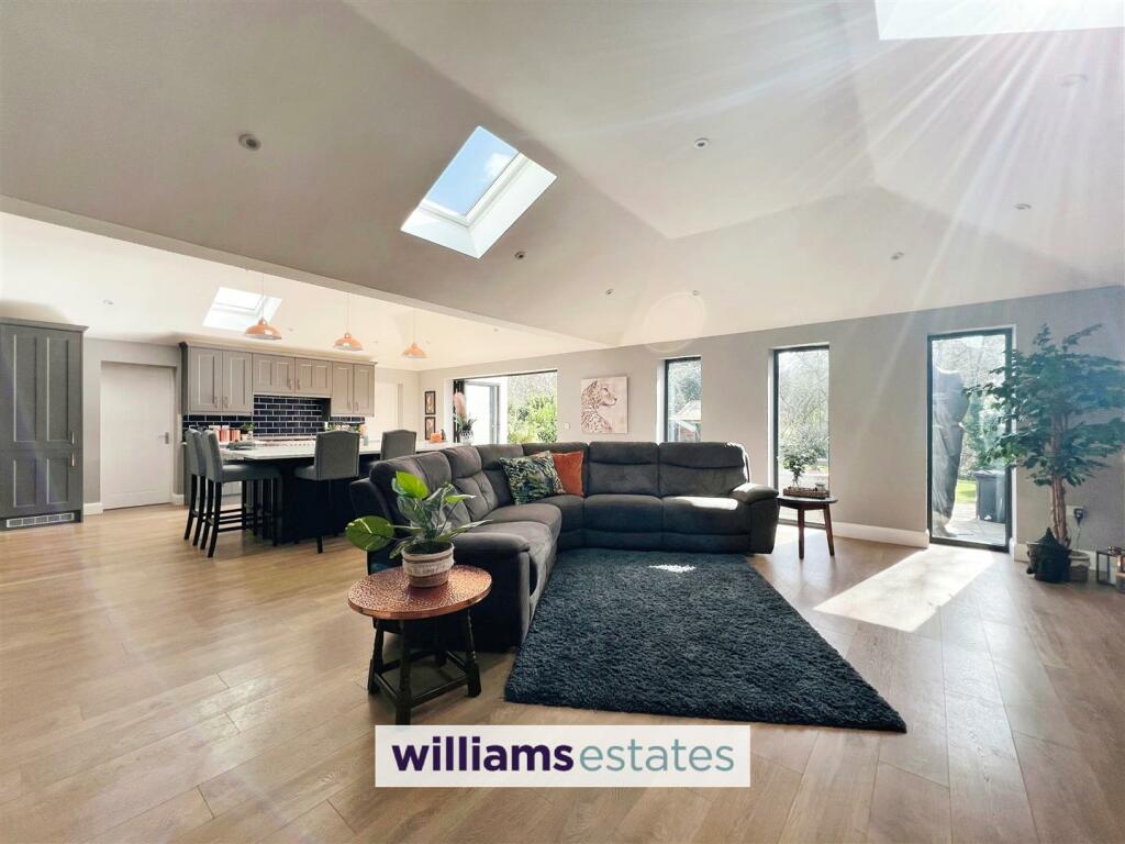 Kitchen/Open Plan Living Area