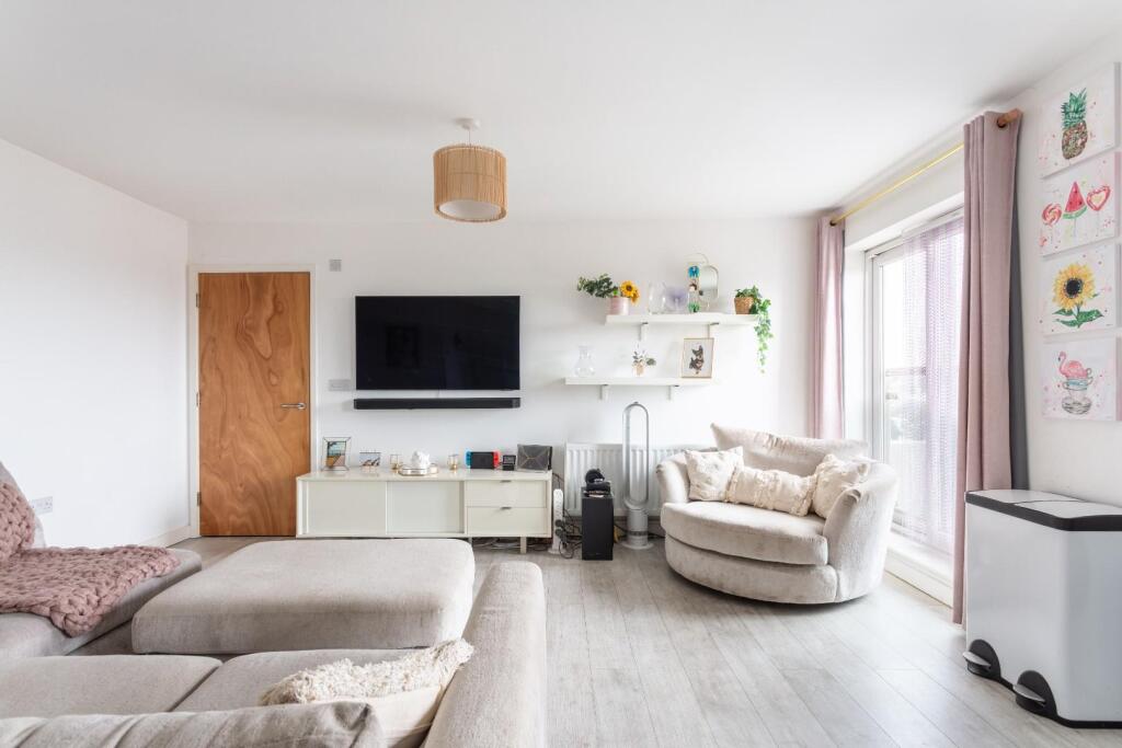 Falconers Court-6.jpg