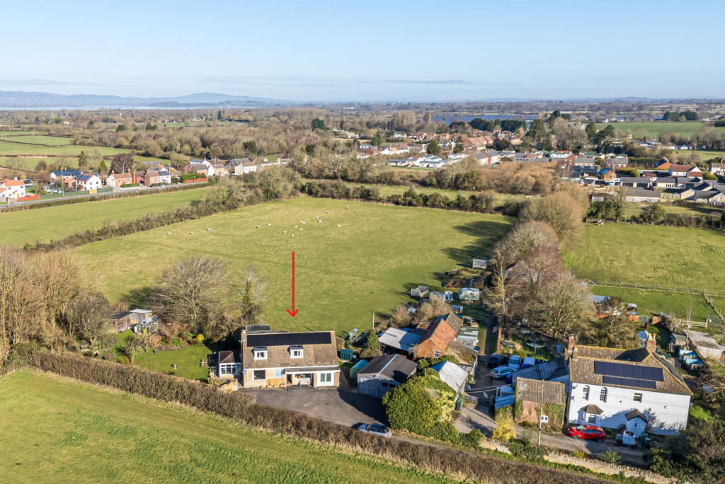 Field row cottage 1.png