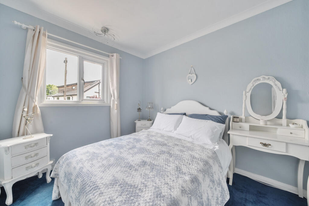 1302278-7-683b182...