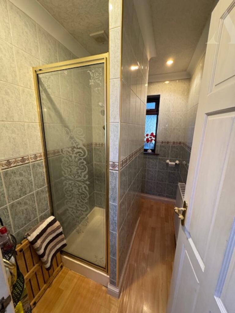 47 Foley Road Downstairs shower room 2