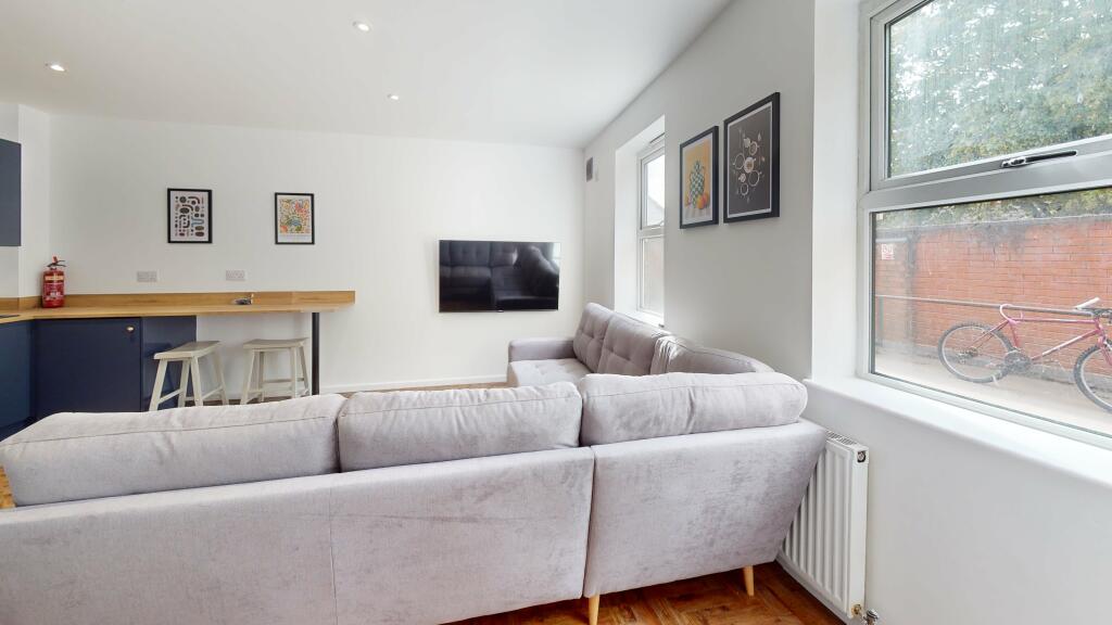 43-Lenton-Blvd-Livin