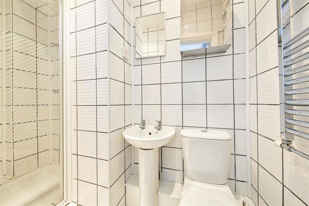 216a_earlsfield_road_ensuite1.jpg