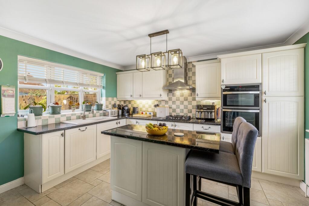 5 Richard Busby Way (Lutton)-22