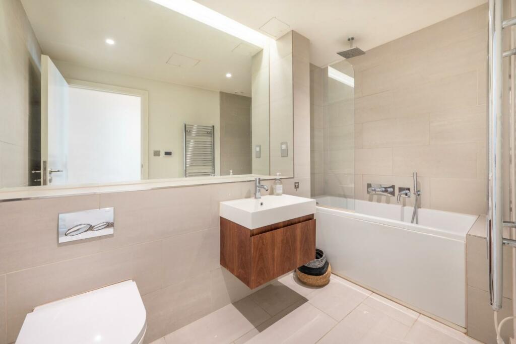 BATHROOM 1.jpg