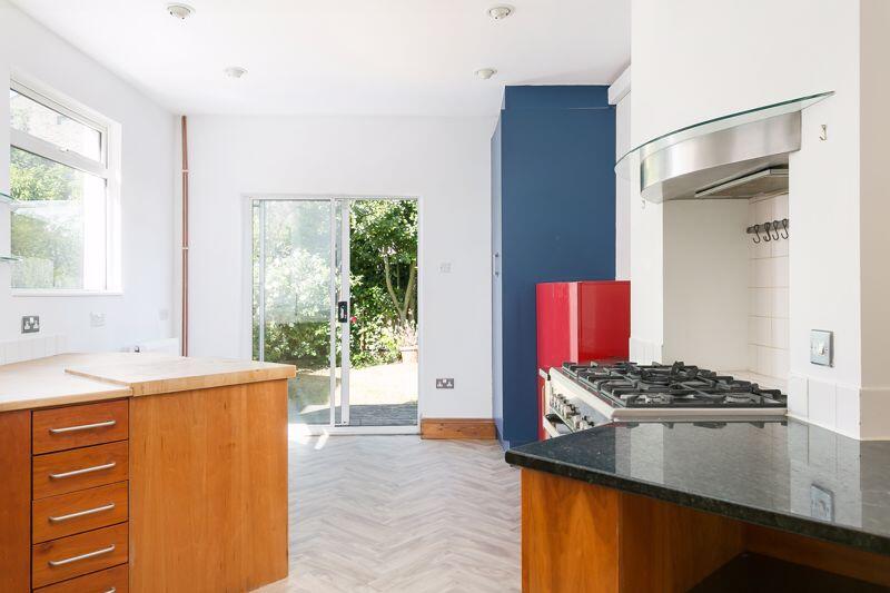 Kitchen/ Breakfast Room