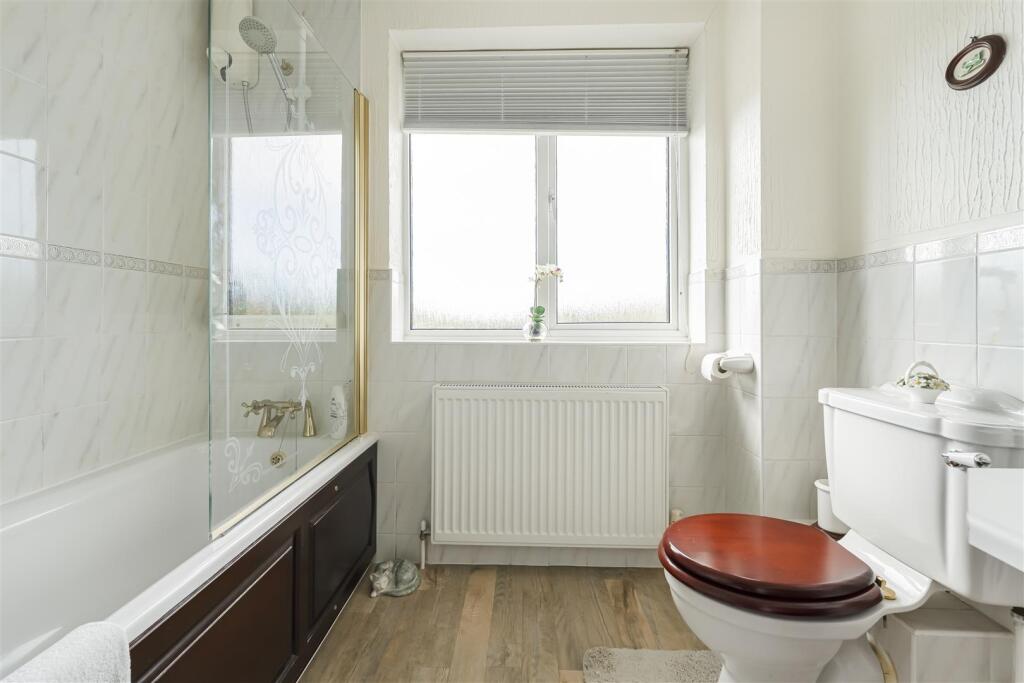 1.12- bathroom.jpg