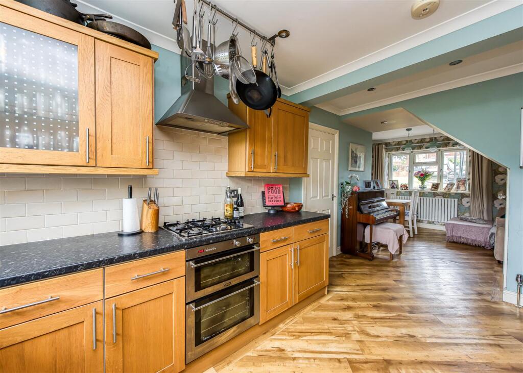 82 Station Road-Kitchen B.jpg