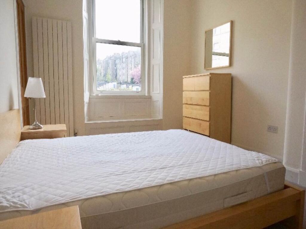 33 comely bed 1