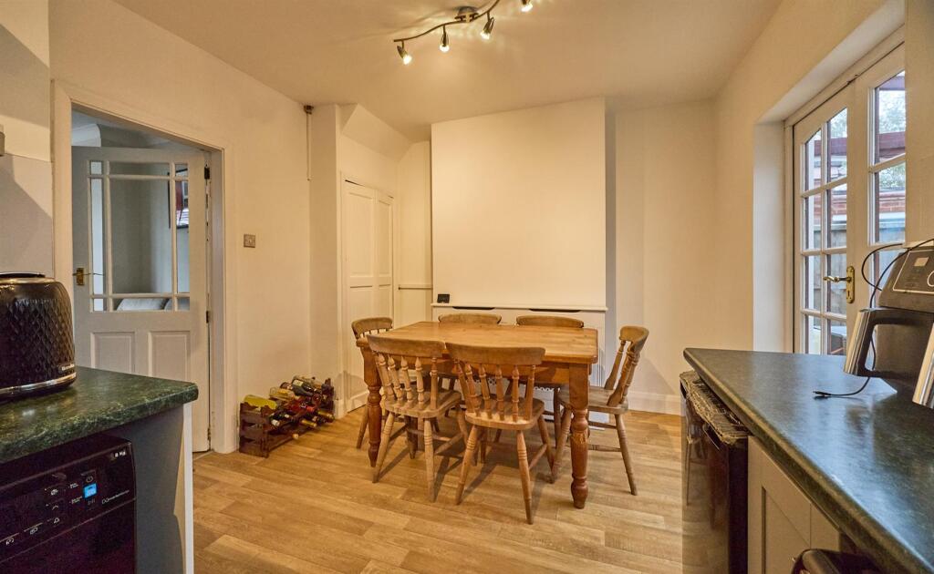 Fitted Dining Kitchen to Rear L Shaped