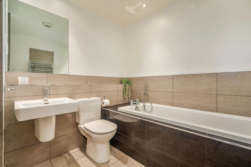 Main family bathroom