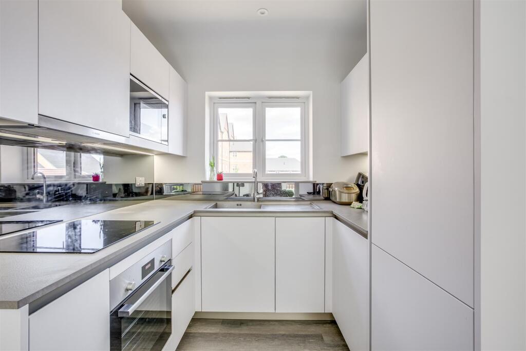 1 Rosemead Avenue, Oakland Way, HP10 9GD-4.jpg