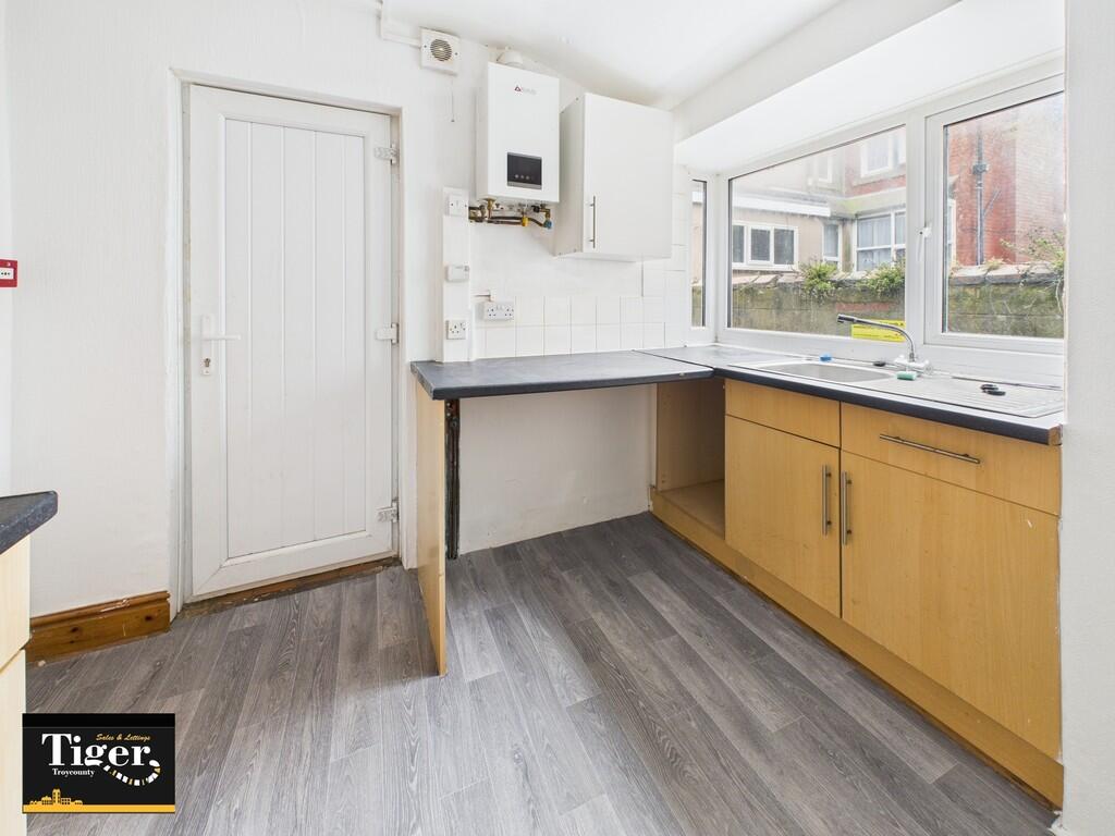 CAM02176G0-PR0707...