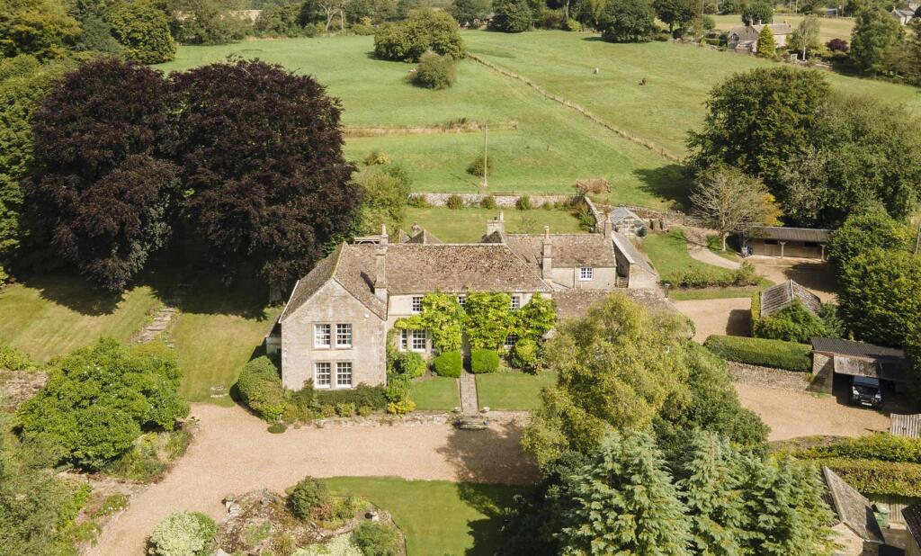 240820ManorHouse-1002 Cropped.jpg