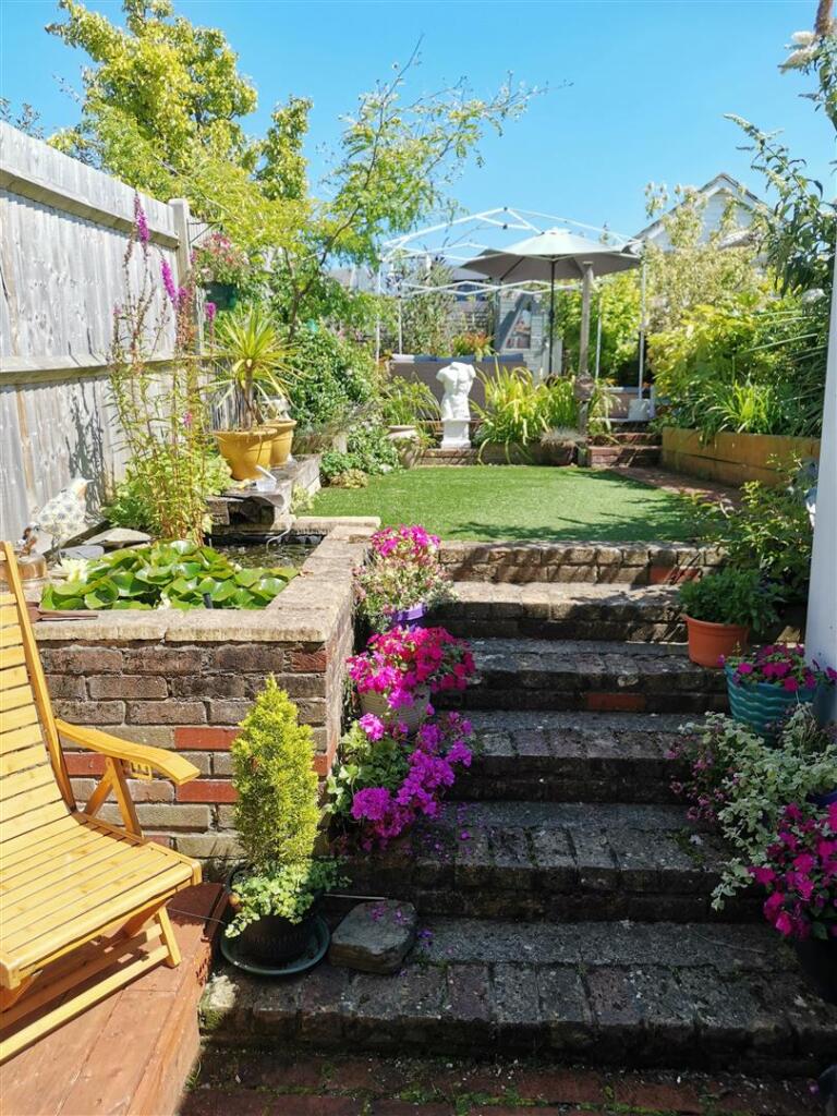 vendor garden.jpg