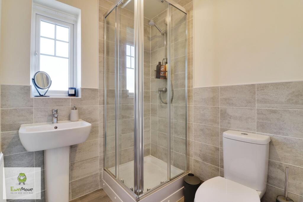 Ensuite - EweMove Cannock