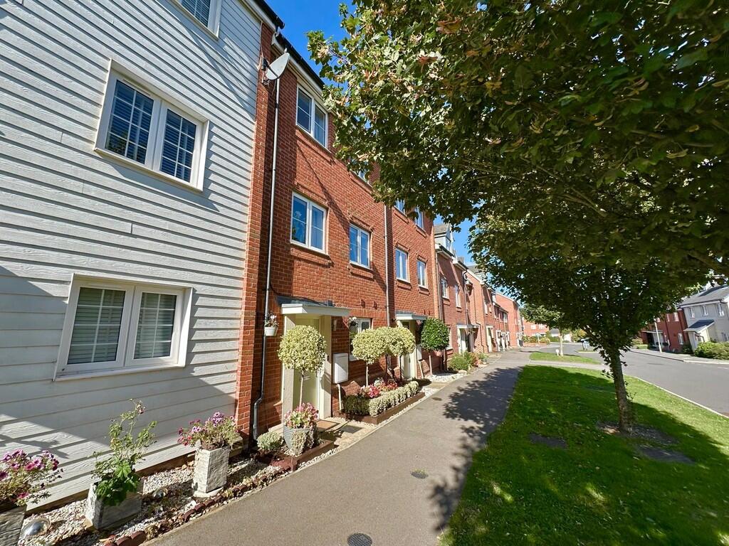 IMG-20250917-WA00...