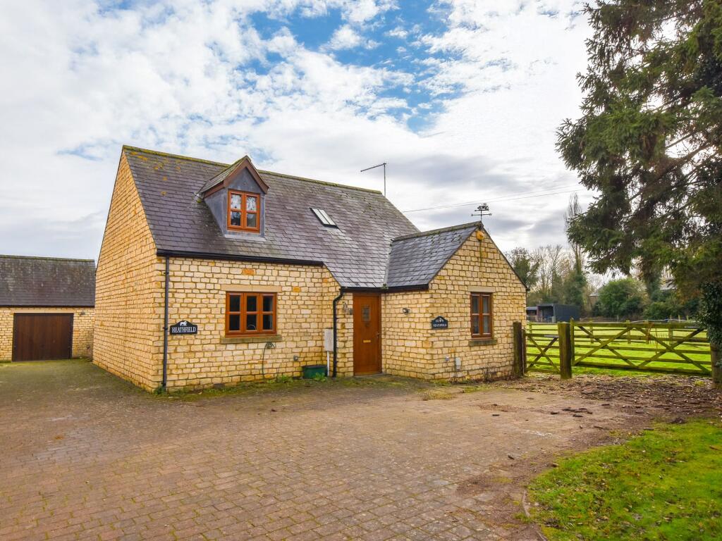 Bridge Road, Stoke Bruerne, NN12