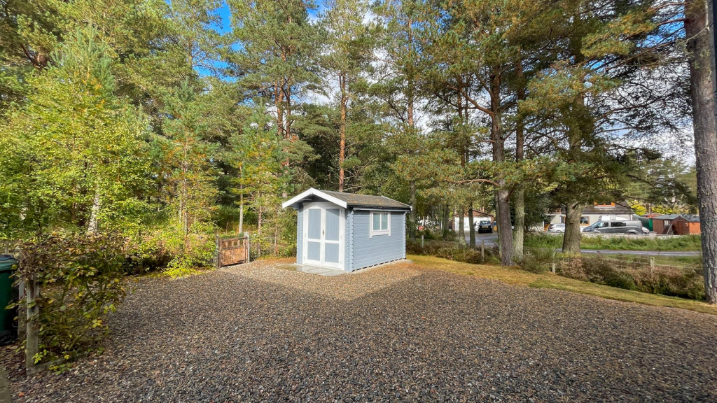 REAR GARDEN &amp; SHED