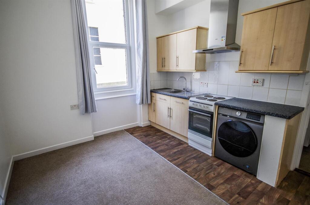 Kitchen / Living Room