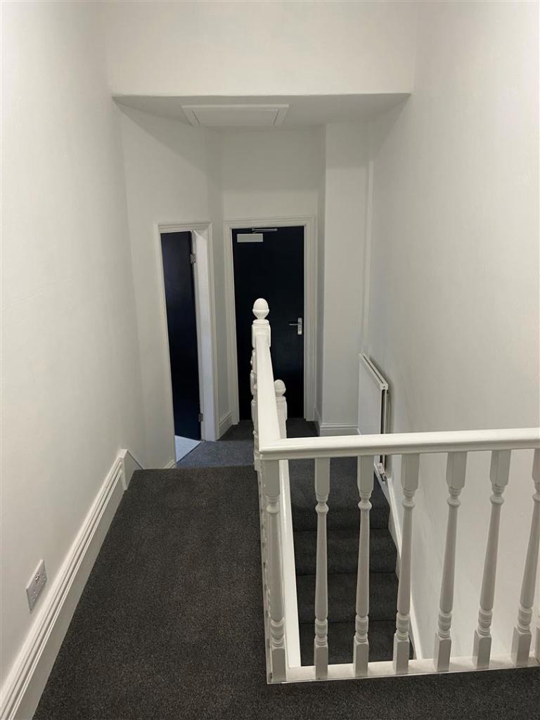 Hallway 1.JPG