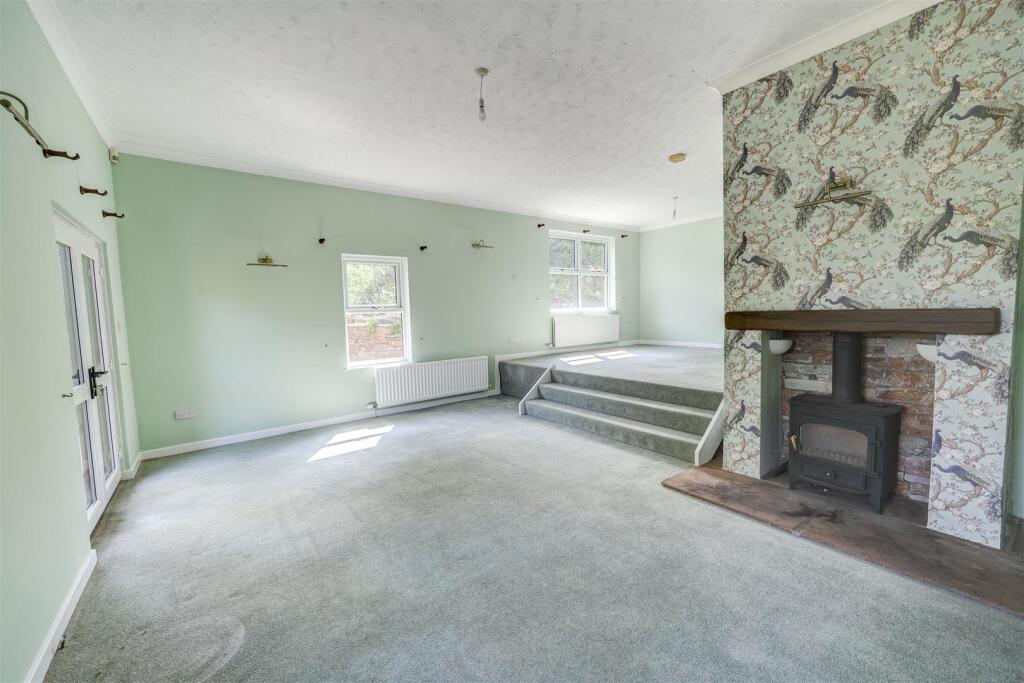 Lounge / Dining Room