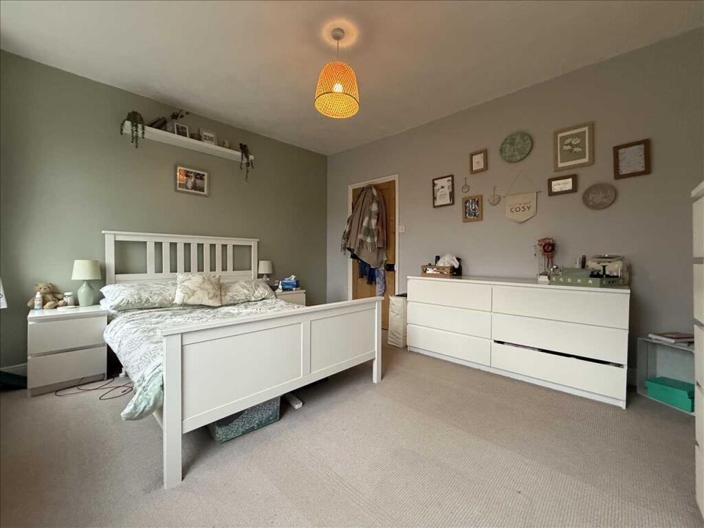 Bedroom (front)