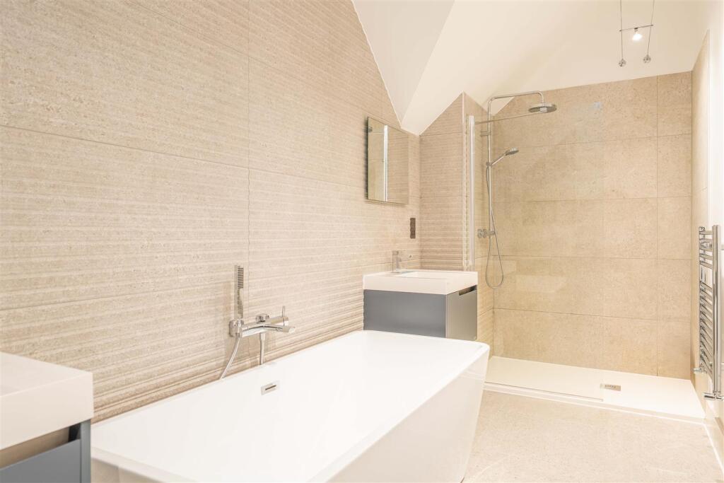 Blackthorn Barn - by Visually Rich 09026.jpg